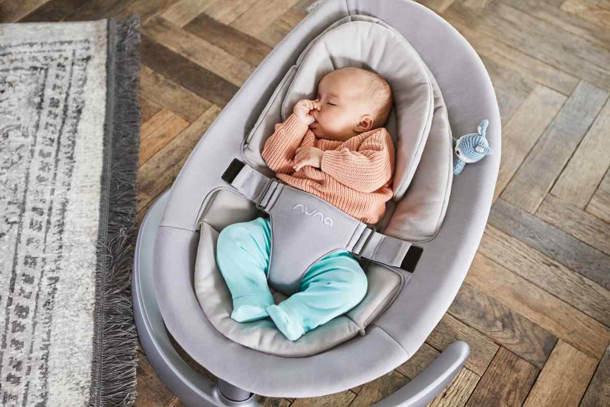Silla Mecedora para bebé Nuna Leaf Curv de 0 hasta 60 kilos. Unica y genial, te ayuda todos los dias a relajar tu bebé y que pueda encontrar su sueño. 